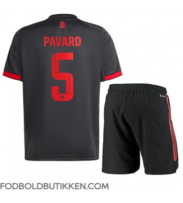 Bayern Munich Benjamin Pavard #5 Tredjetrøje Børn 2022-23 Kortærmet (+ Korte bukser)